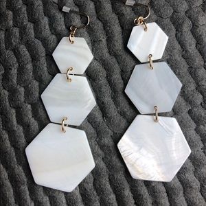 Shell white earrings